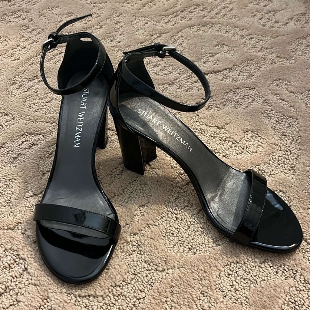 Stuart Weitzman Nearlynude Black Patent Sandals Size 7.5